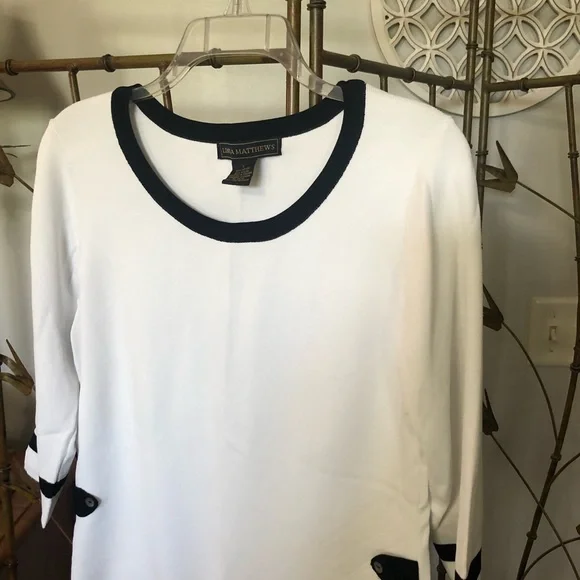 Linda Mathews knit scoop neck top with 2/4 sleeves. Never worn NWOT size LGE - Picture 5 of 5